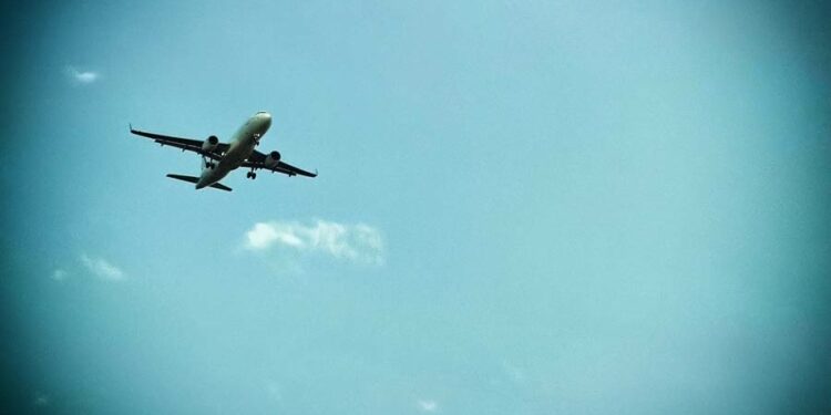 À l’approche de l’été, Eurocontrol a récemment tiré la sonnette d’alarme sur les risques qui pèsent sur la gestion du trafic aérien européen, alors que la demande ne cesse de croître depuis des mois