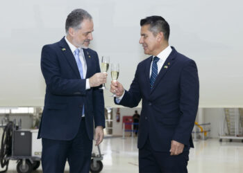 Lors de la livraison du premier Embraer E2 à Mexicana, il y a quelques jours. © Embraer
